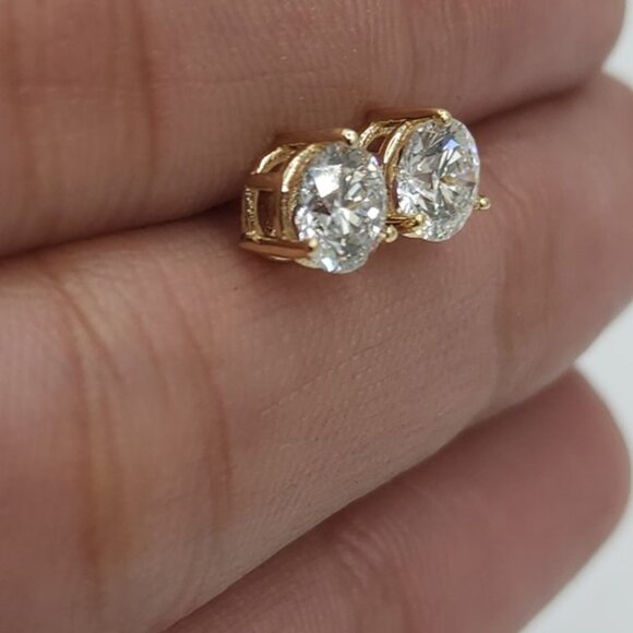 18Kt Gold 1 Ct 3 Prong Lab Grown Diamond Studs Earrings - Picture 5 of 6